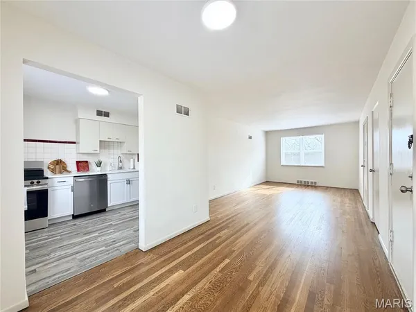 $995 | 7176 Jamieson Avenue, Unit 1E, St. Louis, MO 63109