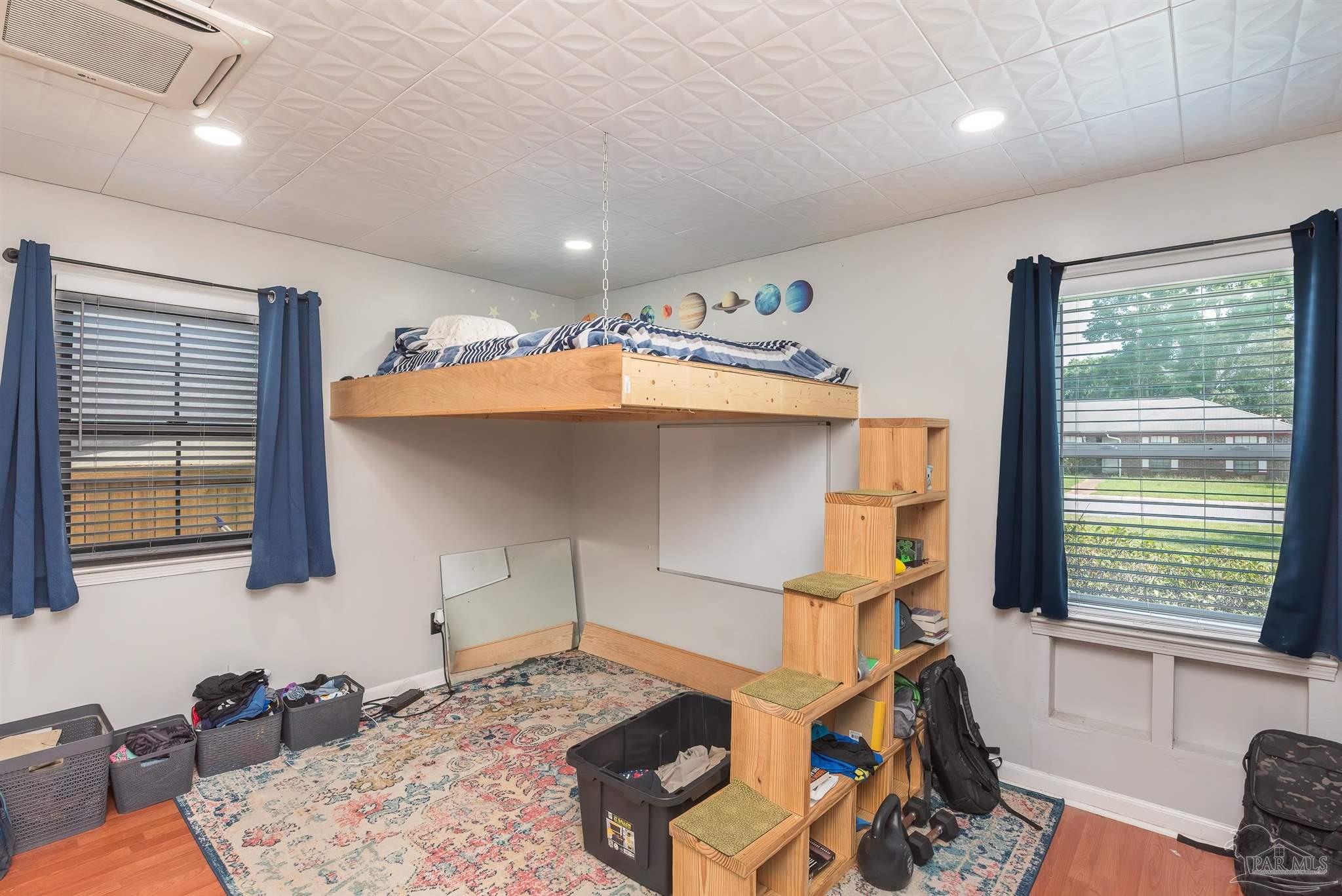 2322 Silversides Loop Pensacola, FL 32526 - Photo 16 of 29 a living room with furniture