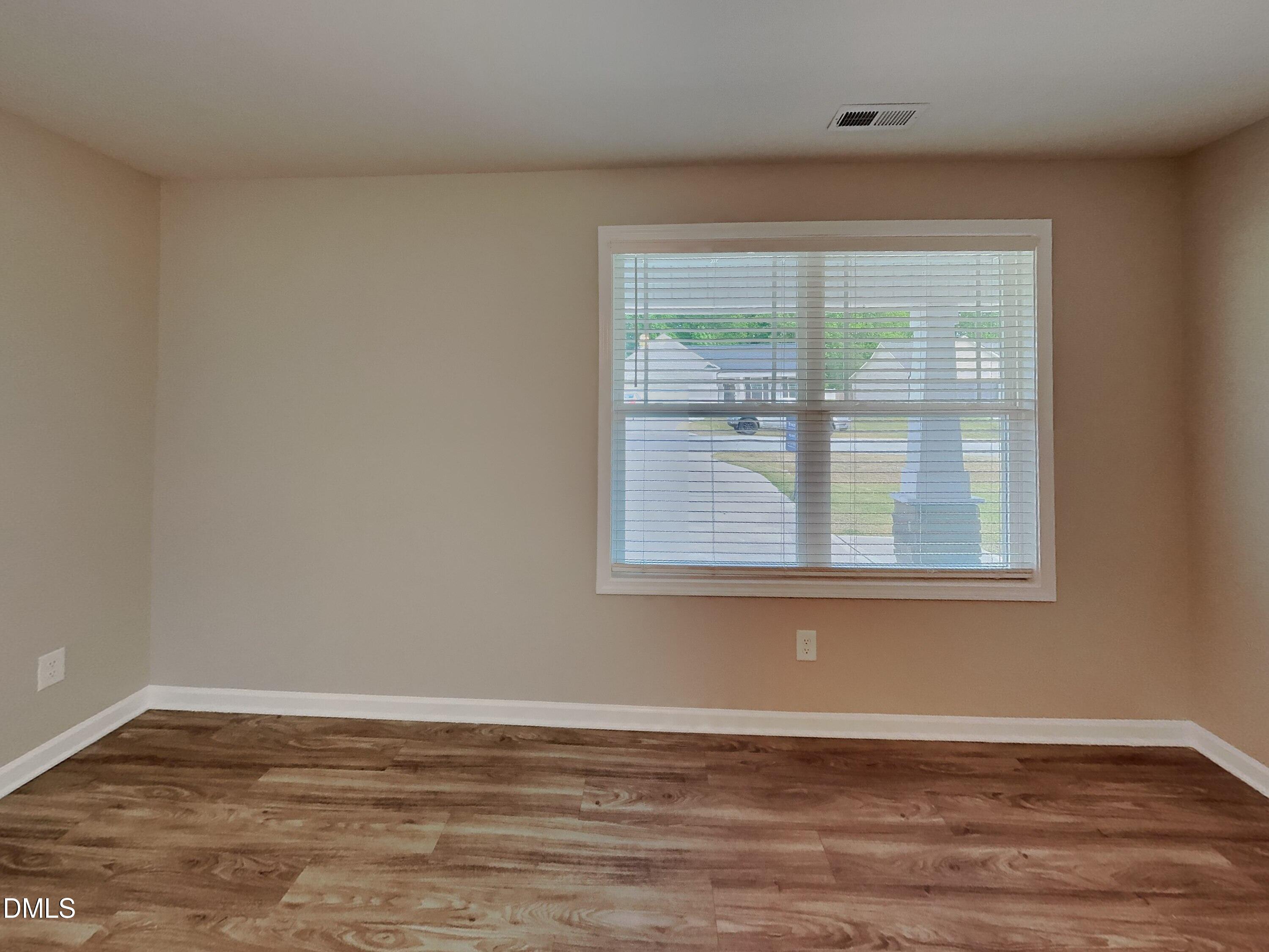 132 Winter Red Way Benson, NC 27504 - Photo 6 of 17 5_Image_lJqc7m4t9b