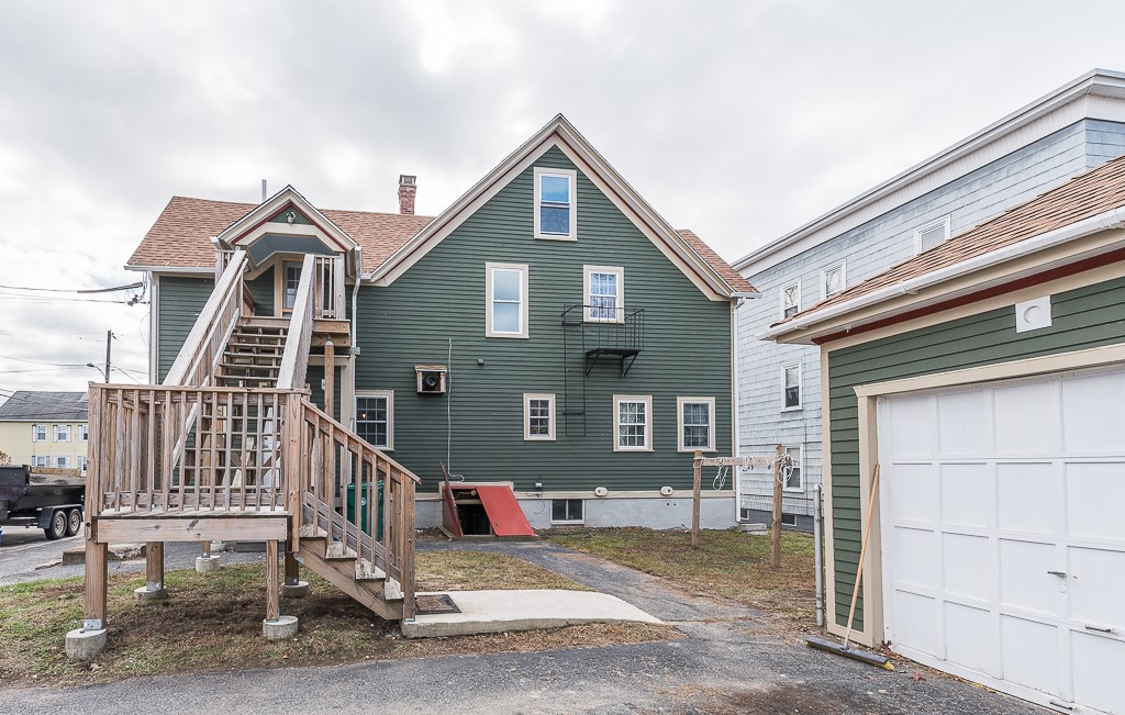 224 Estes Street Woonsocket, RI 02895 - Photo 3 of 50 Gallery Image 3
