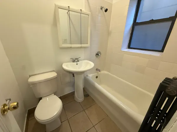 $1,200 | 1135 West Lunt Avenue, Unit 106, Chicago, IL 60626
