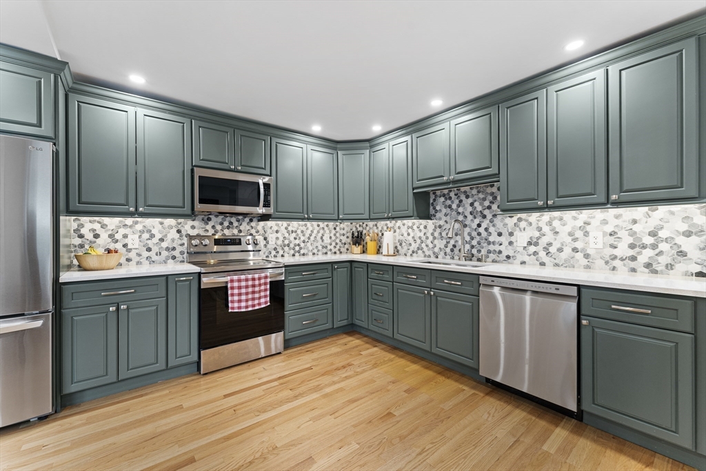 15 Flanders Road Westborough, MA 01581 - Photo 16 of 30 Gallery Image 16