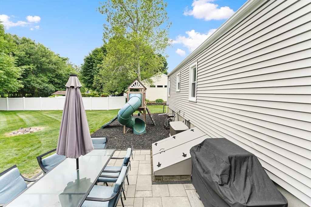 15 Flanders Road Westborough, MA 01581 - Photo 6 of 30 Gallery Image 6