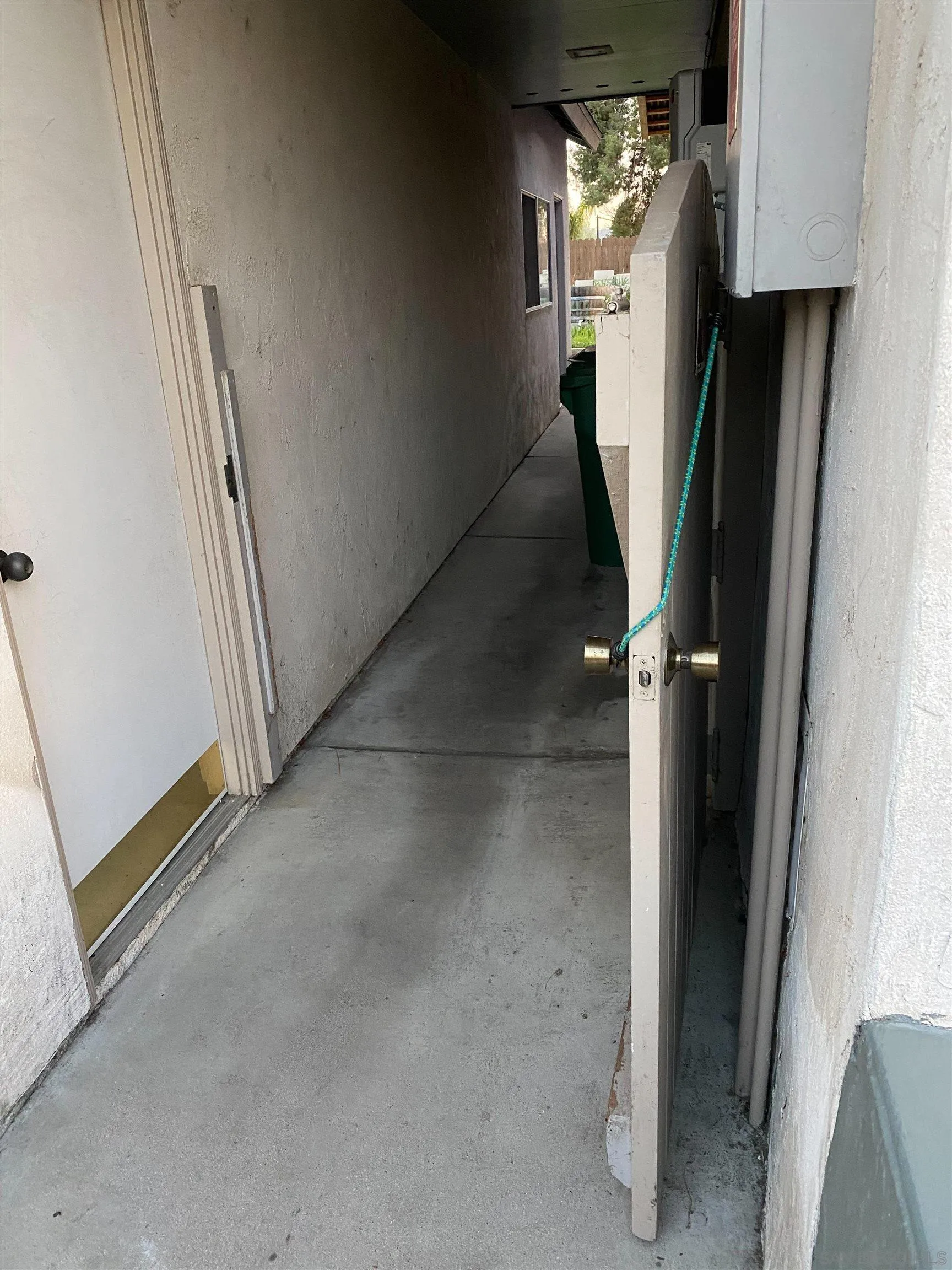 9501 Abbeyfield Road Santee, CA 92071 - Photo 10 of 11 Gallery Image 10
