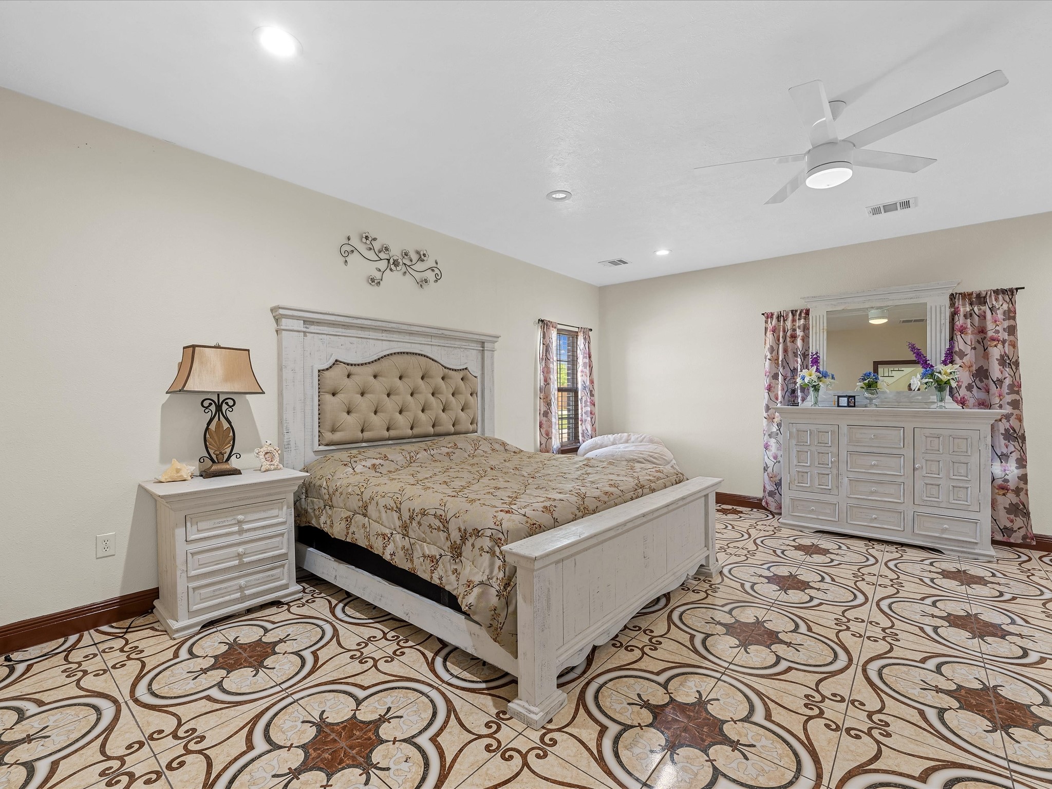 886 Zilss Road La Grange, TX 78945 - Photo 15 of 50 a bedroom with a bed and a cabinets