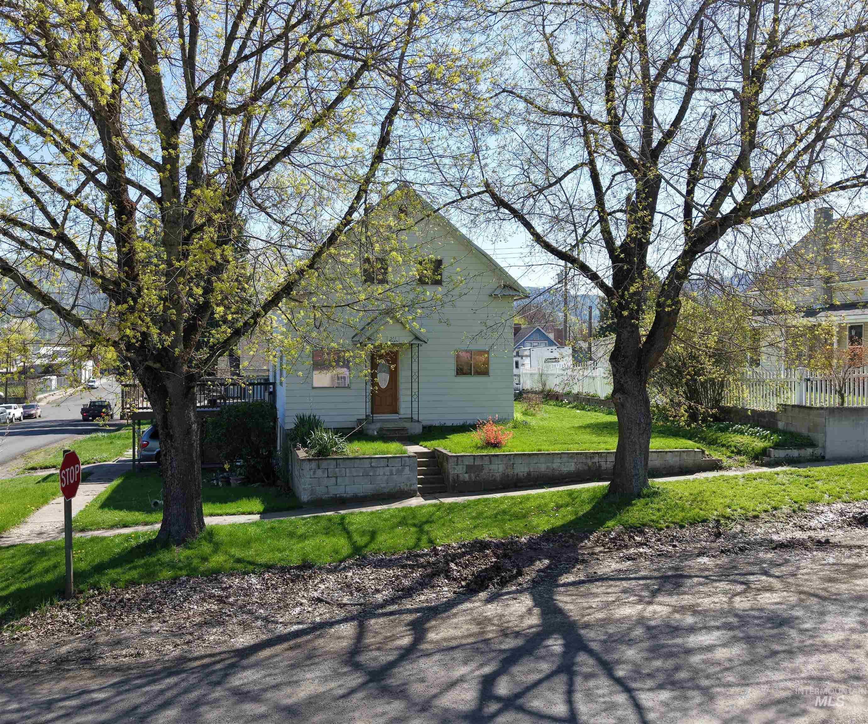 503 Maple Street Kamiah, ID 83536 - Photo 4 of 34