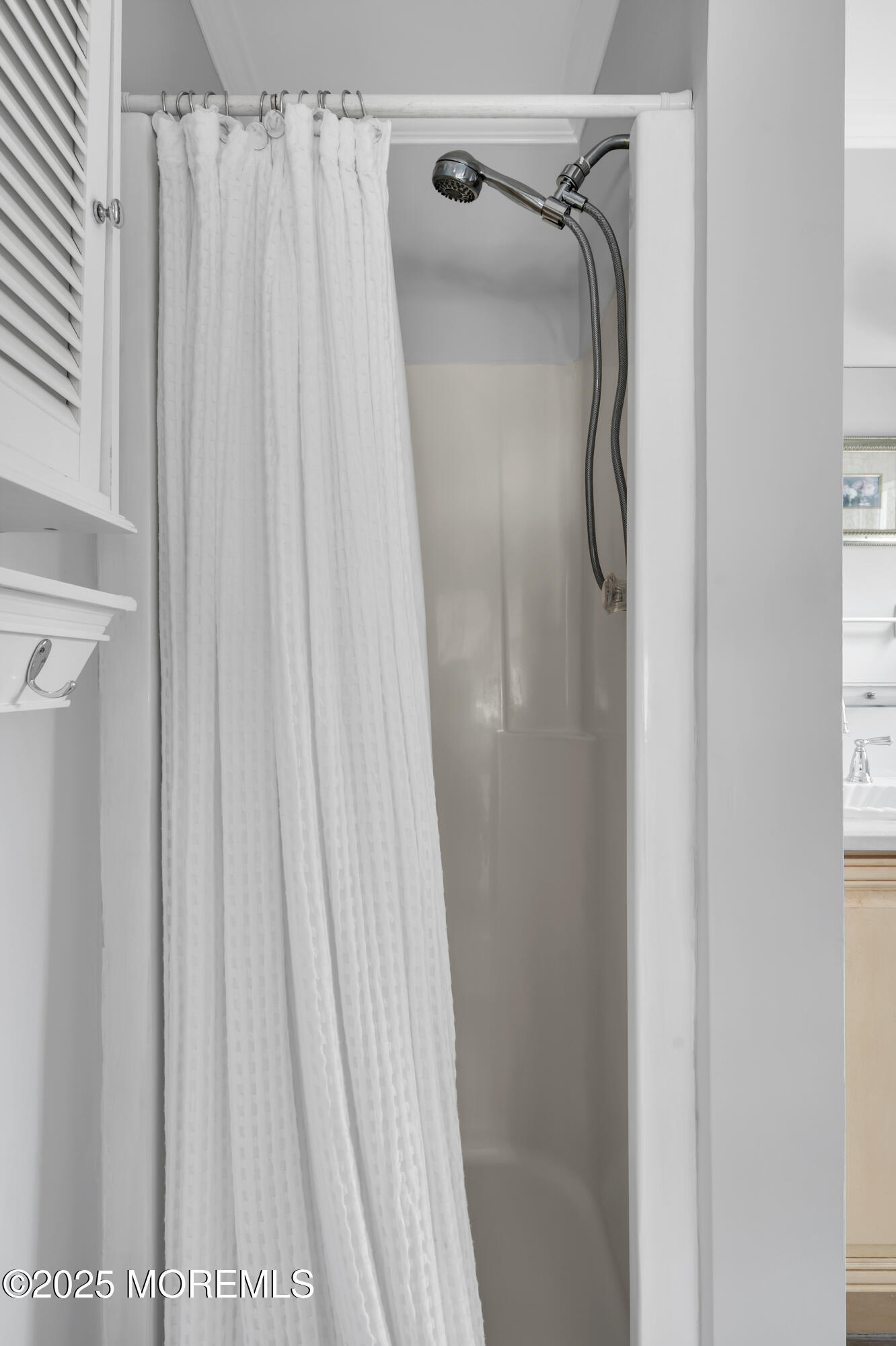 512 Main Avenue, Unit 5 Bay Head, NJ 08742 - Photo 9 of 35 a close view of a shower curtain