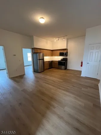 $1,795 | 403 South Main Street, Unit 302, Phillipsburg, NJ 08865