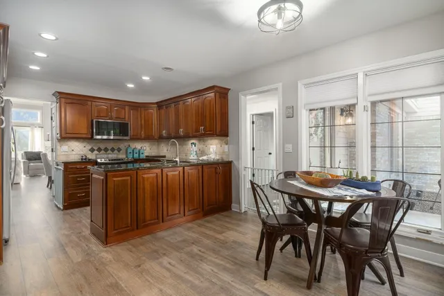 $365,000 | 16852 Coral Lane, Unit 158, Macomb, MI 48042