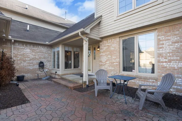 $365,000 | 16852 Coral Lane, Unit 158, Macomb, MI 48042