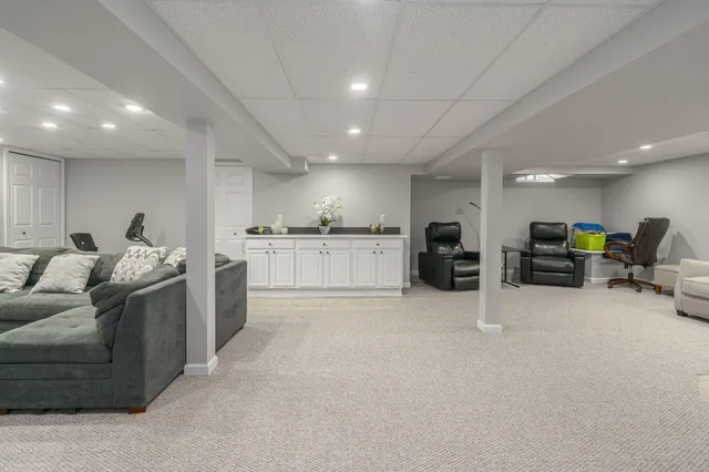 $365,000 | 16852 Coral Lane, Unit 158, Macomb, MI 48042