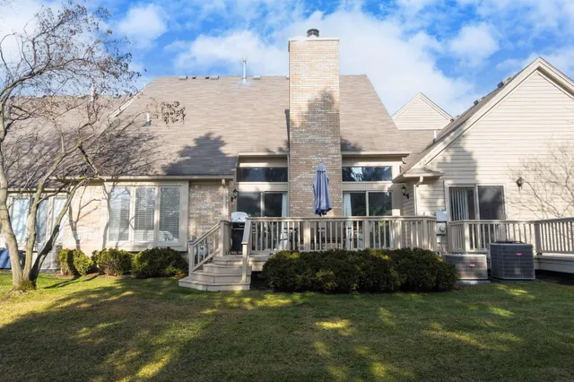 $365,000 | 16852 Coral Lane, Unit 158, Macomb, MI 48042