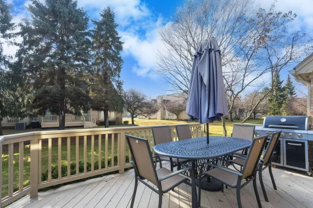 $365,000 | 16852 Coral Lane, Unit 158, Macomb, MI 48042