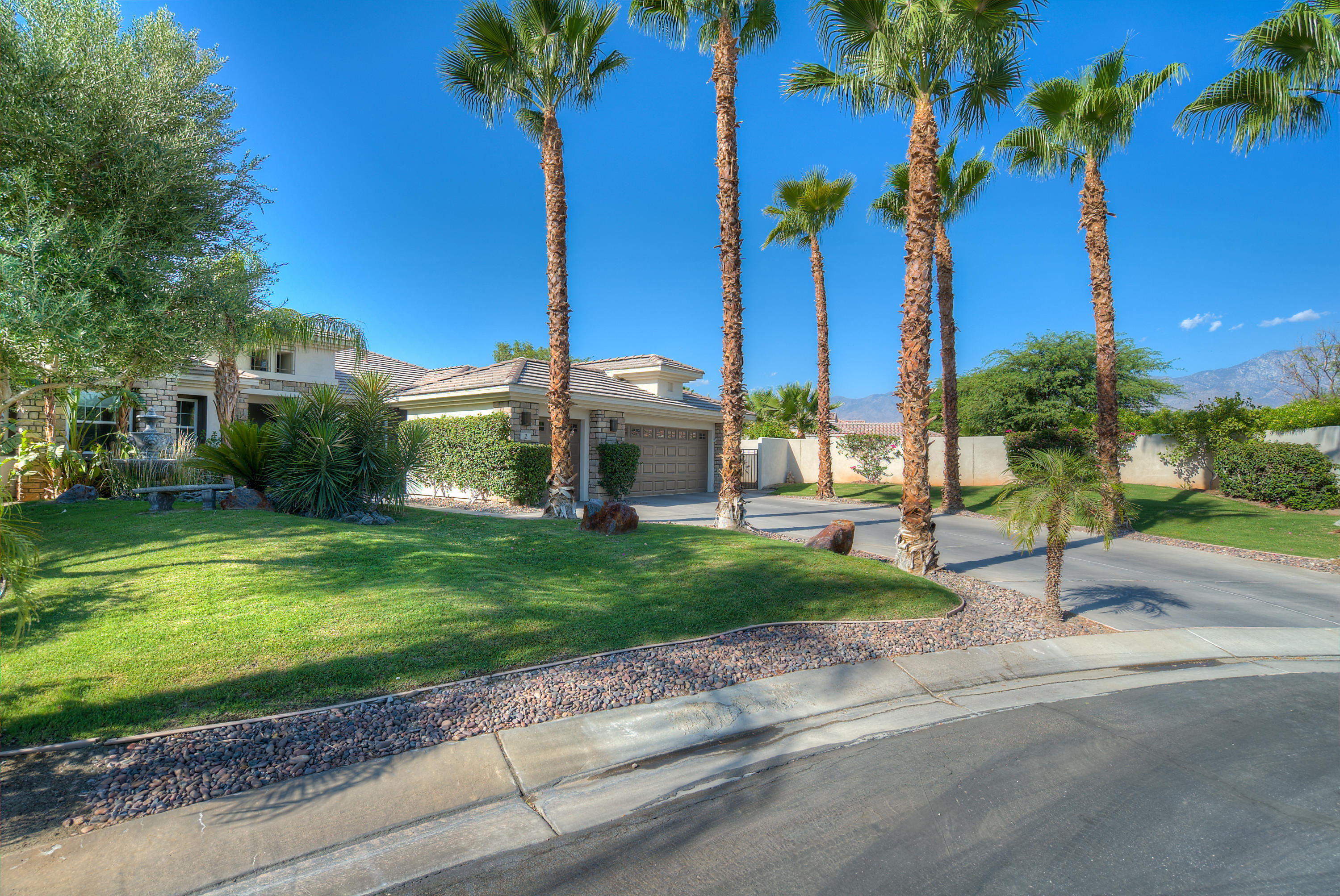 2 Vía Solana Rancho Mirage, CA 92270 - Photo 2 of 43 Photo-27