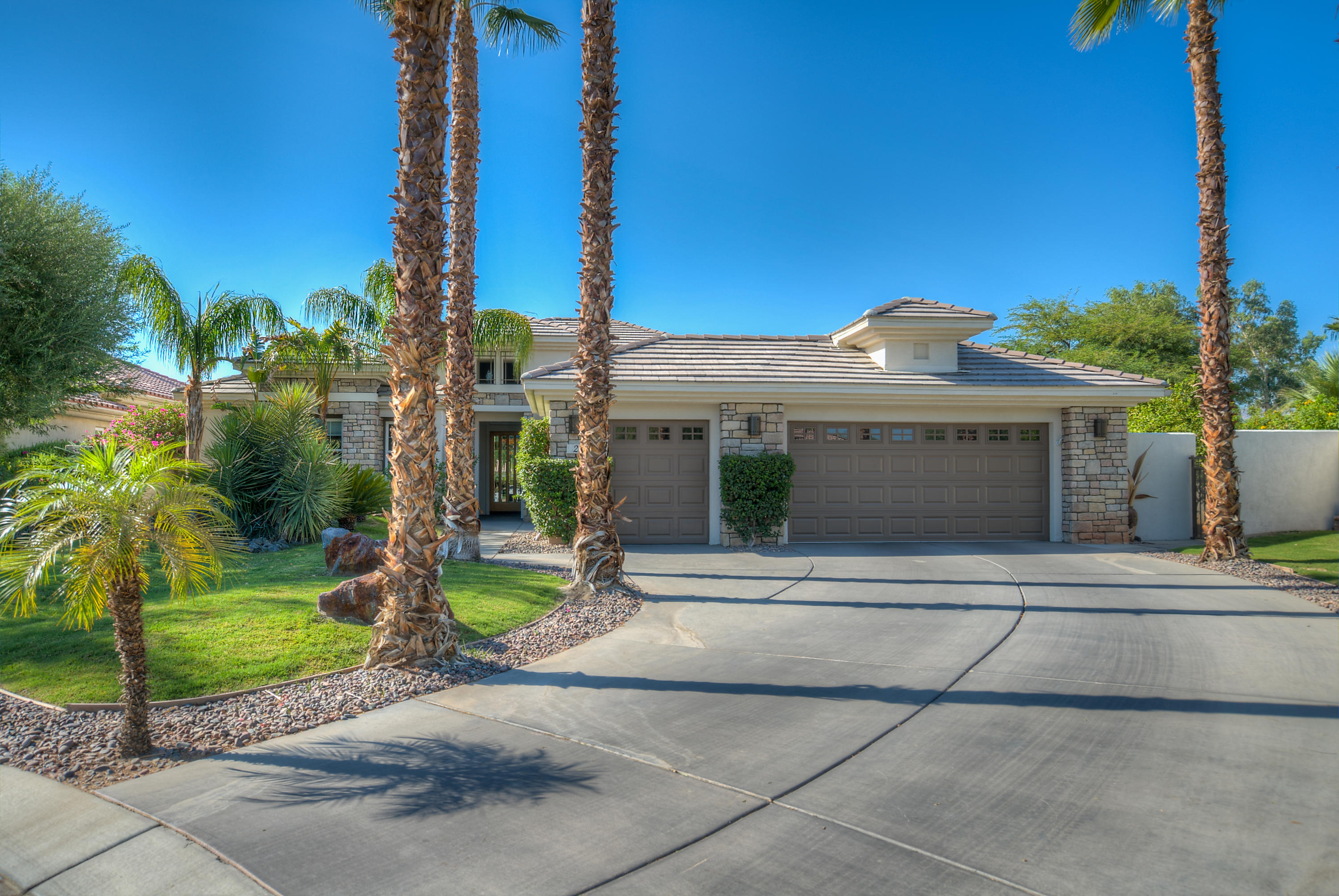 2 Vía Solana Rancho Mirage, CA 92270 - Photo 3 of 43 Photo-29