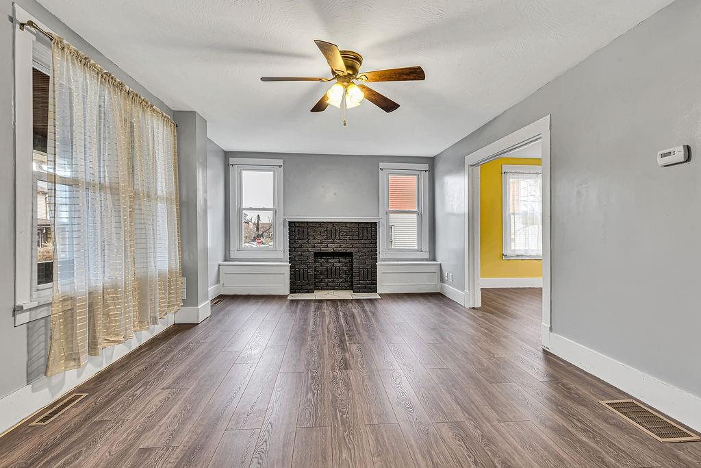 194 Clay Street Rochester, PA 15074 - Photo 4 of 29