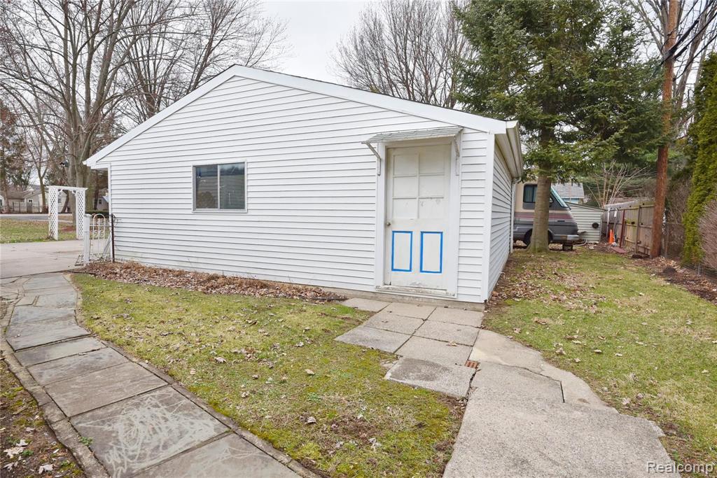 3155 Melvin Avenue Rochester Hills, MI 48307 - Photo 23 of 26