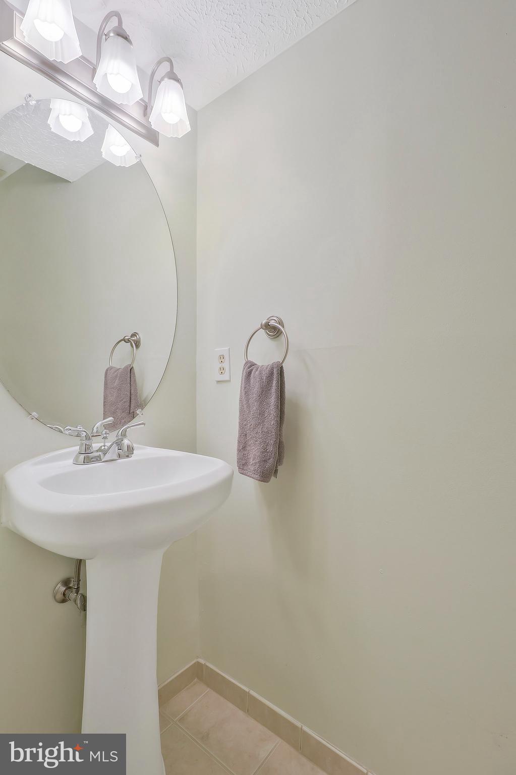 17 Willow Spring Court Germantown, MD 20874 - Photo 8 of 20 Main Level Half Bath