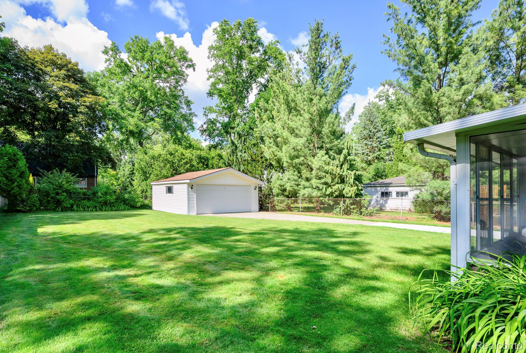 2151 Derby Road Troy, MI 48084 - Photo 14 of 14 Huge lot & 2 Car Garage