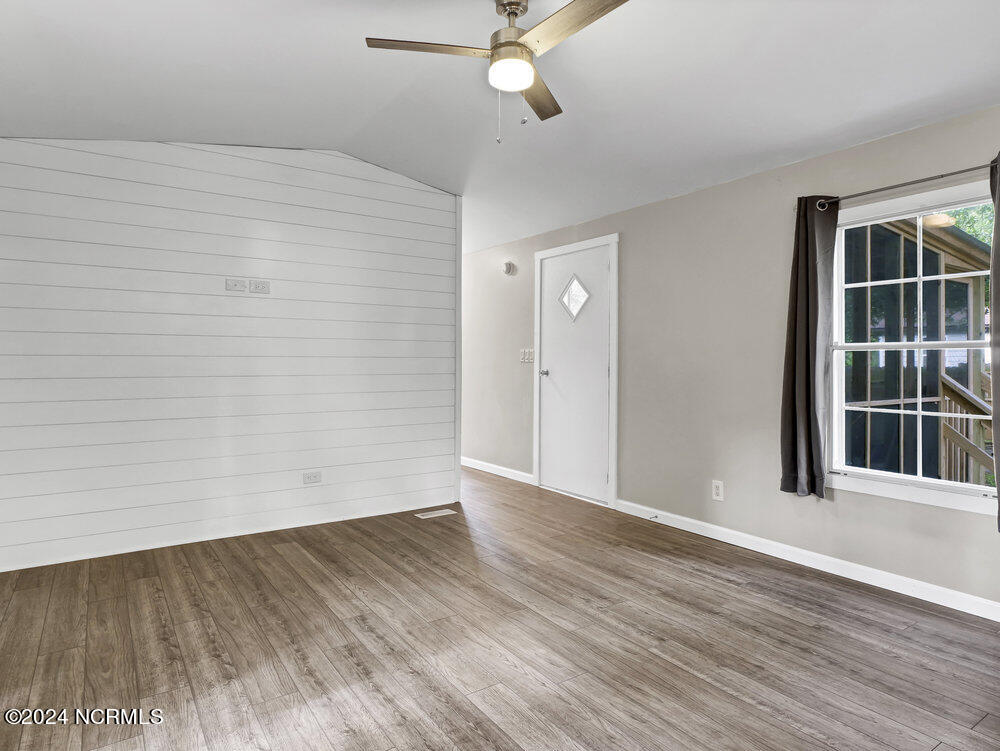 718 Shell Street Hampstead, NC 28443 - Photo 15 of 26 living room