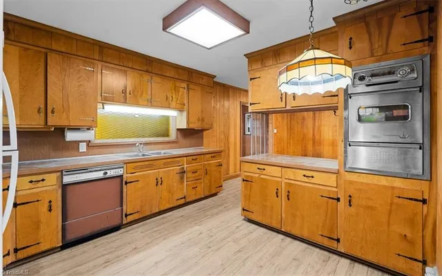 $350,000 | 2216 West Cone Boulevard, Greensboro, NC 27408