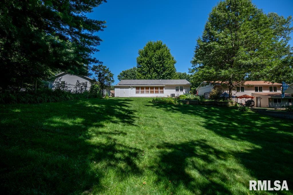 306 Sangamon Road Marquette Heights, IL 61554 - Photo 8 of 36