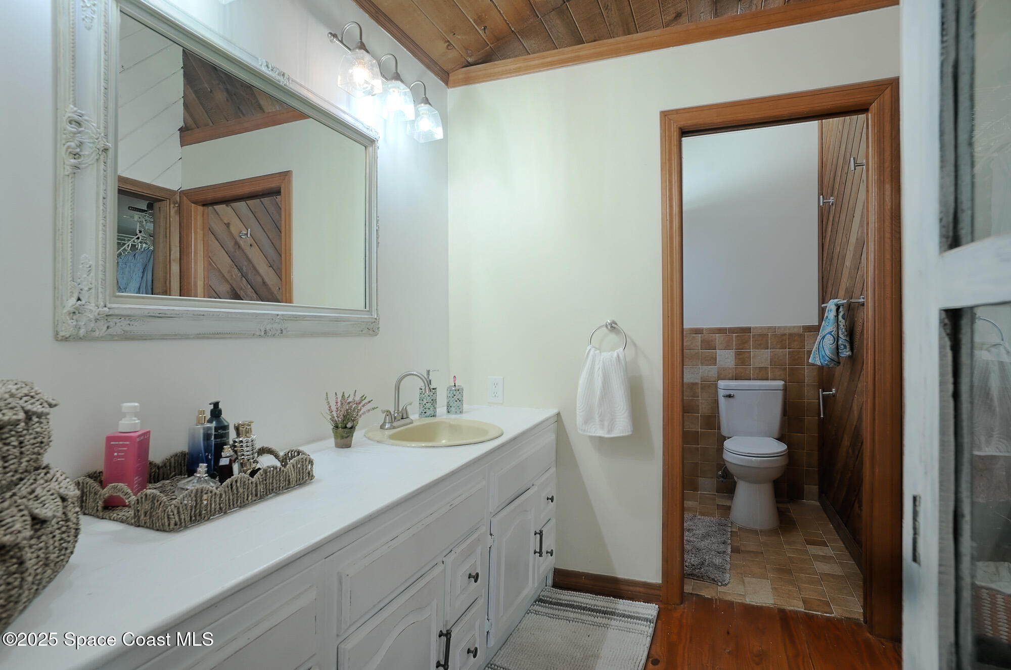 5875 Riverside Drive Melbourne Beach, FL 32951 - Photo 16 of 41 Primary Bathroom