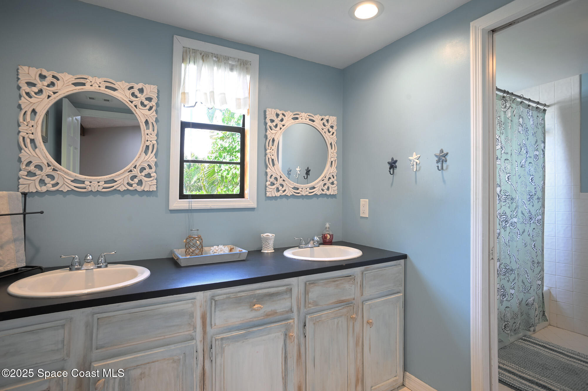 5875 Riverside Drive Melbourne Beach, FL 32951 - Photo 19 of 41 Guest Bathroom