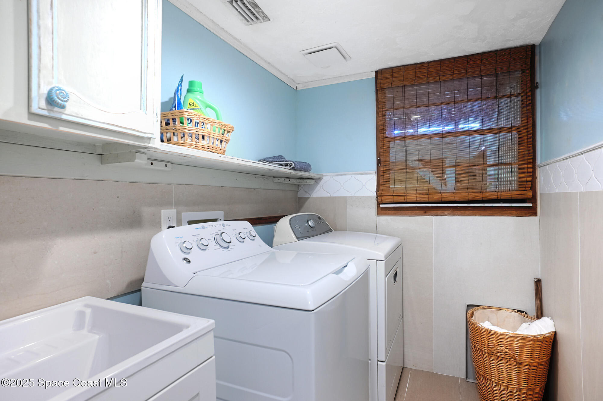 5875 Riverside Drive Melbourne Beach, FL 32951 - Photo 22 of 41 Laundry Room
