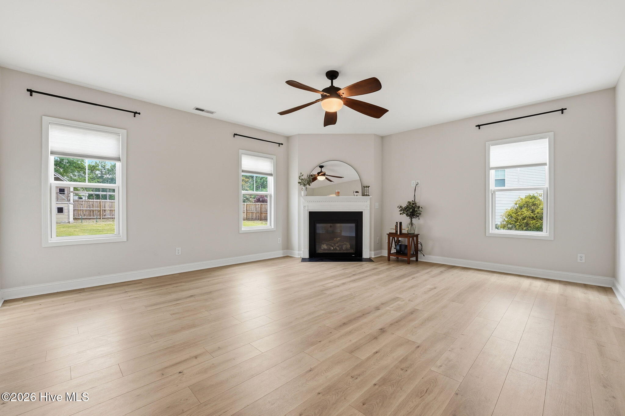 114 Sandy Springs Road Aberdeen, NC 28315 - Photo 10 of 59 Living Room