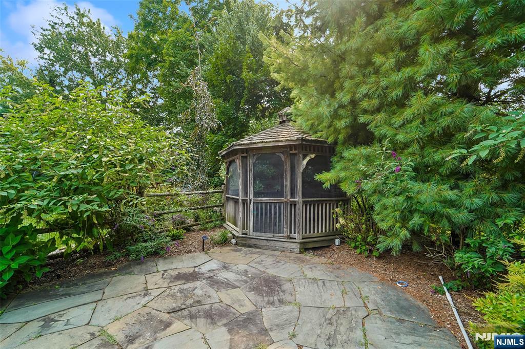 58 Powell Road Allendale, NJ 07401 - Photo 31 of 33 Gallery Image 31