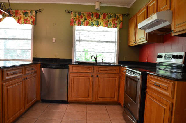 16533 Danne Road Fairhope, AL 36532 - Photo 14 of 41 Kitchen
