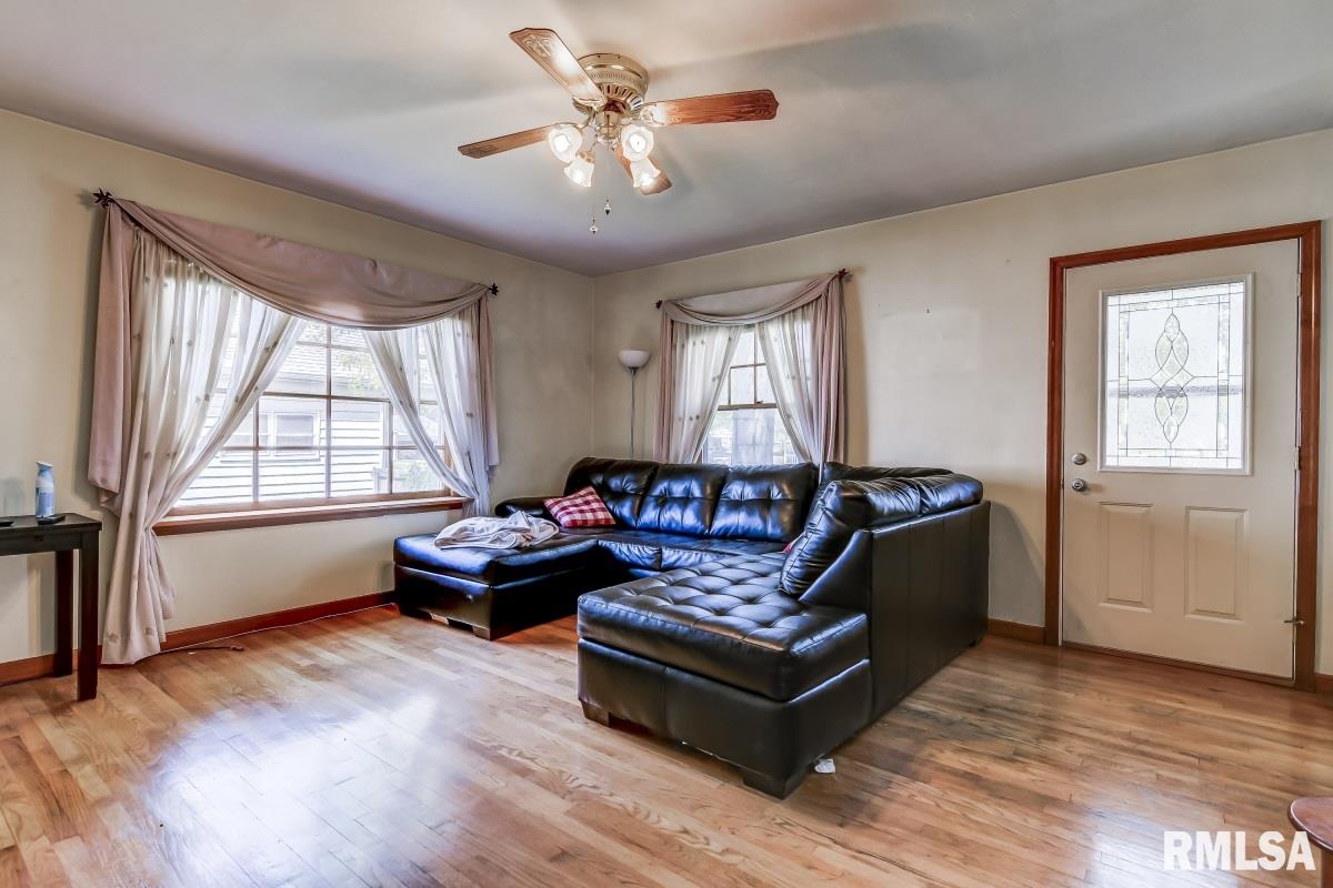 1633 North Stephens Avenue Springfield, IL 62702 - Photo 3 of 41