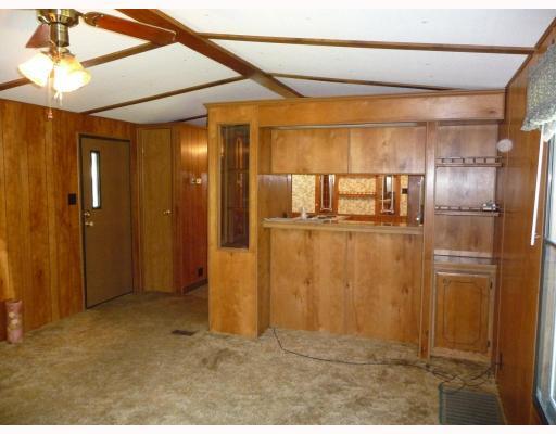 335 Sugar Run Road Waynesburg, PA 15370 - Photo 4 of 8 Living Room.