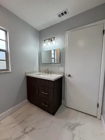 $3,050 | 747 Taylor Road, Port Orange, FL 32127