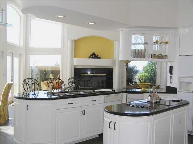 267 Country Club Road Shalimar, FL 32579 - Photo 6 of 21 a kitchen with a sink and a window