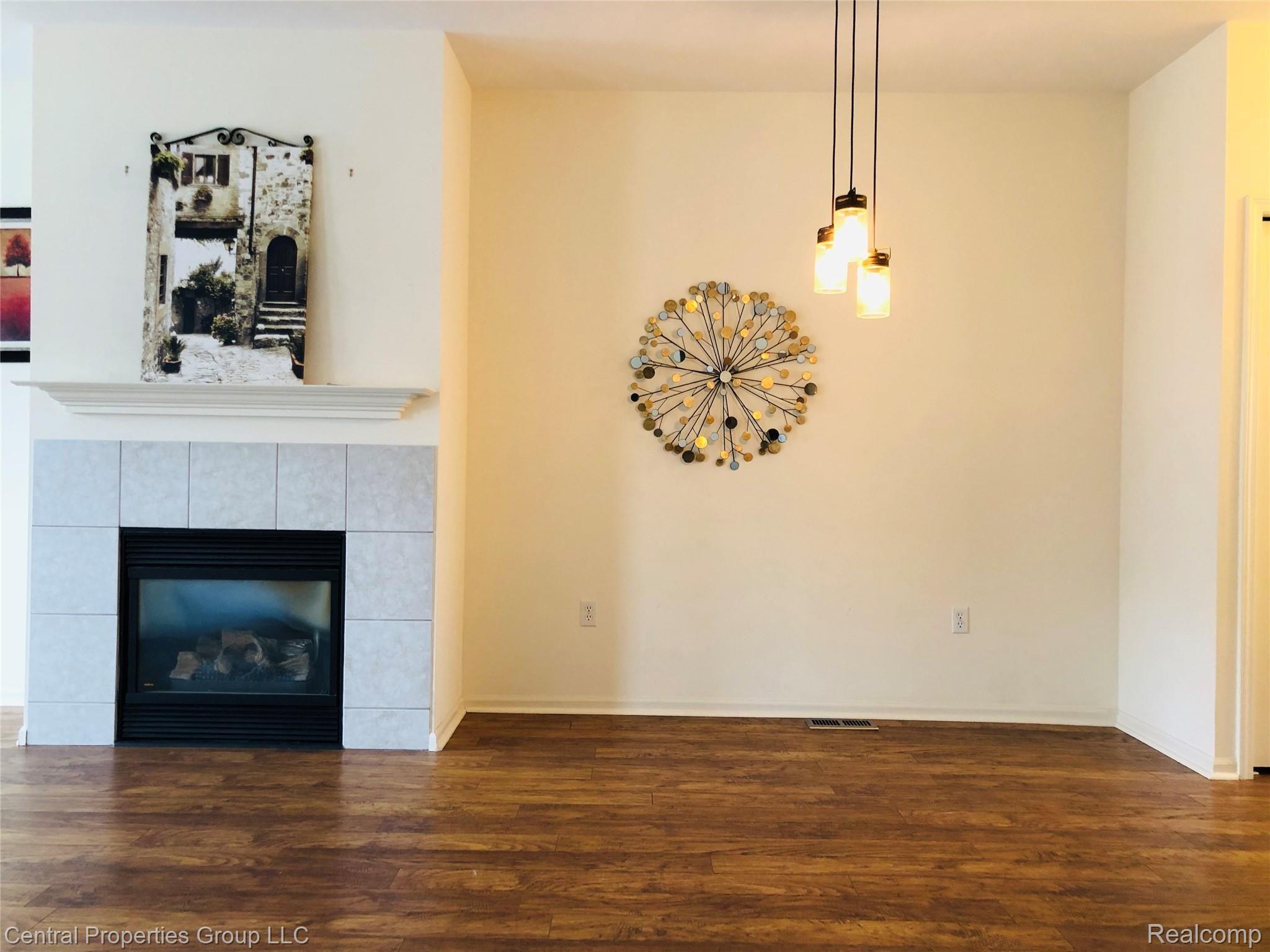 701 Cherry Orchard Road Canton, MI 48188 - Photo 6 of 28 2019-12-12 14.08