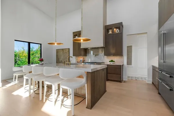 $2,100,000 | 11532 South Hollis Lane, Olathe, KS 66061