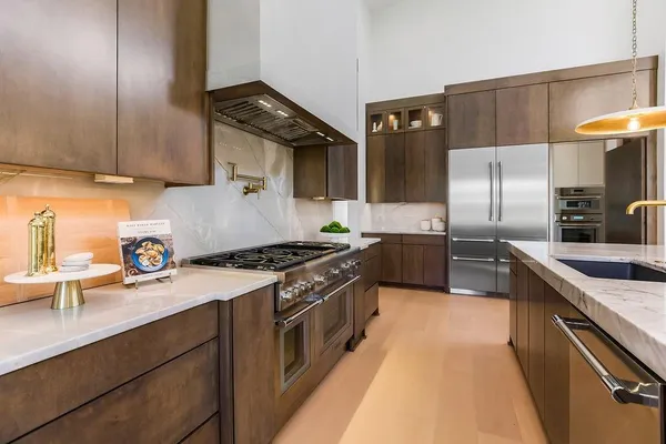 $2,100,000 | 11532 South Hollis Lane, Olathe, KS 66061