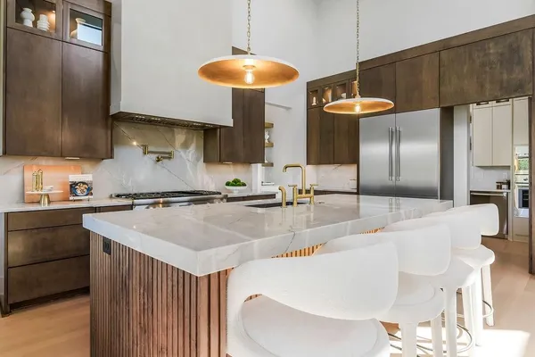 $2,100,000 | 11532 South Hollis Lane, Olathe, KS 66061