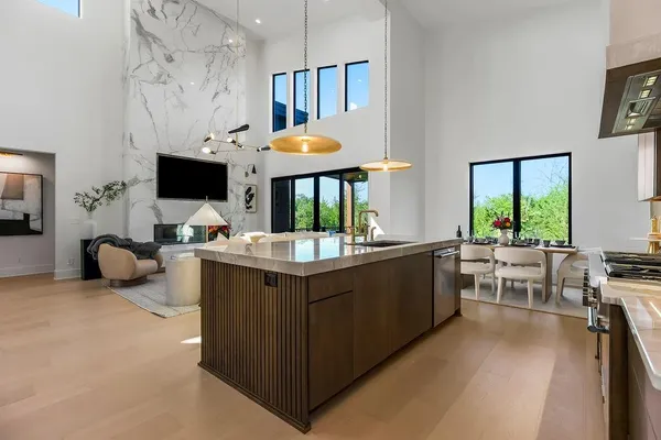 $2,100,000 | 11532 South Hollis Lane, Olathe, KS 66061