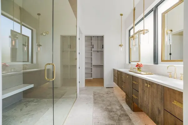 $2,100,000 | 11532 South Hollis Lane, Olathe, KS 66061