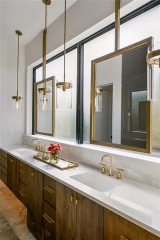 $2,100,000 | 11532 South Hollis Lane, Olathe, KS 66061