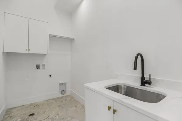 $2,100,000 | 11532 South Hollis Lane, Olathe, KS 66061