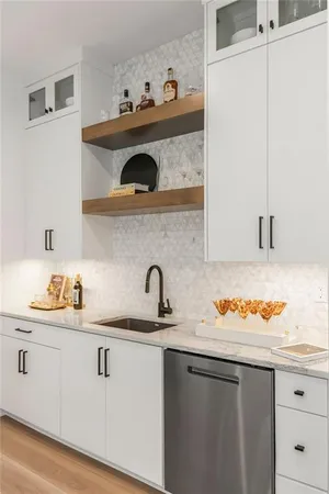 $2,100,000 | 11532 South Hollis Lane, Olathe, KS 66061