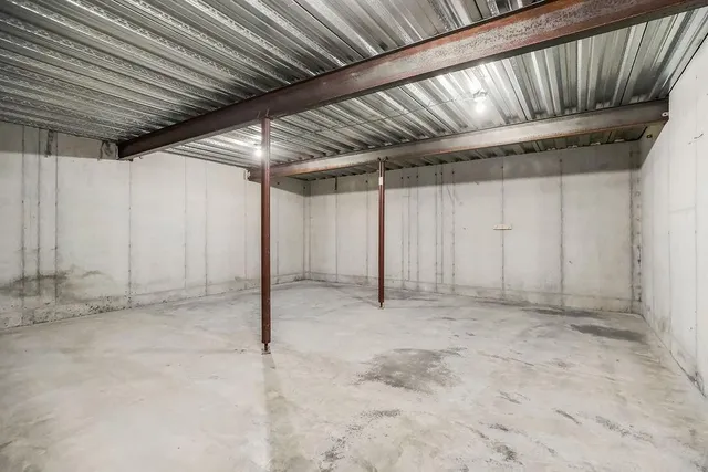 $2,100,000 | 11532 South Hollis Lane, Olathe, KS 66061