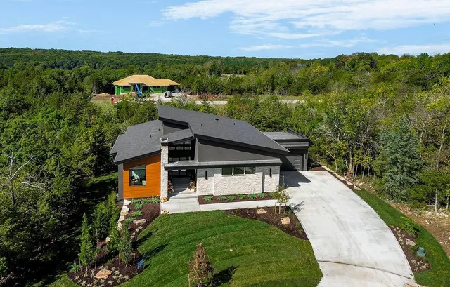 $2,100,000 | 11532 South Hollis Lane, Olathe, KS 66061