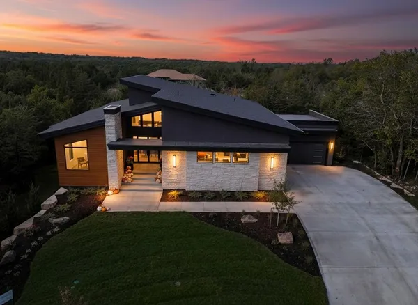 $2,100,000 | 11532 South Hollis Lane, Olathe, KS 66061