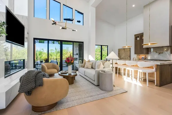 $2,100,000 | 11532 South Hollis Lane, Olathe, KS 66061