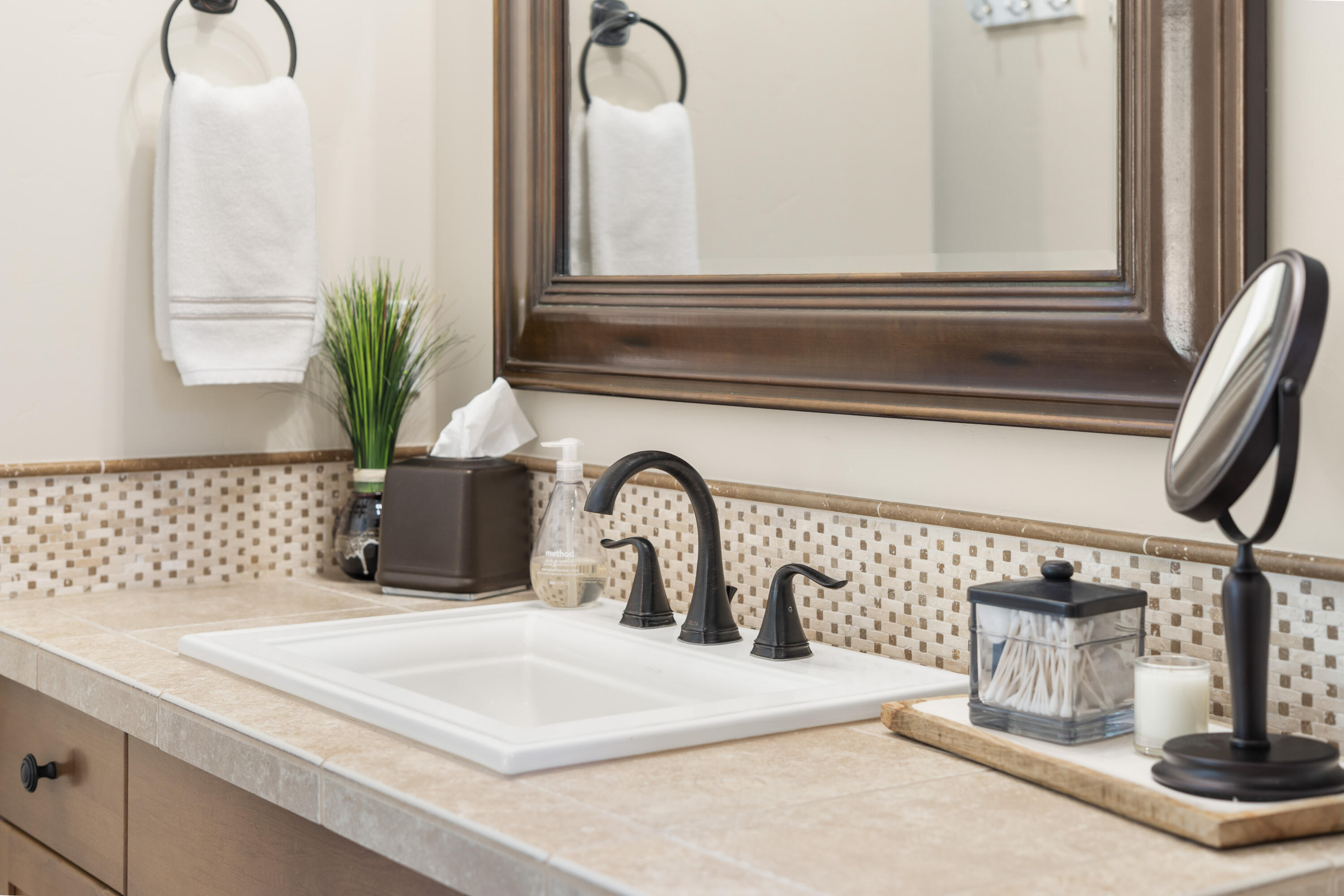 56155 Sable Rock Loop, Unit 277 Bend, OR 97707 - Photo 37 of 63 Bedroom #2 - Suite Bathroom